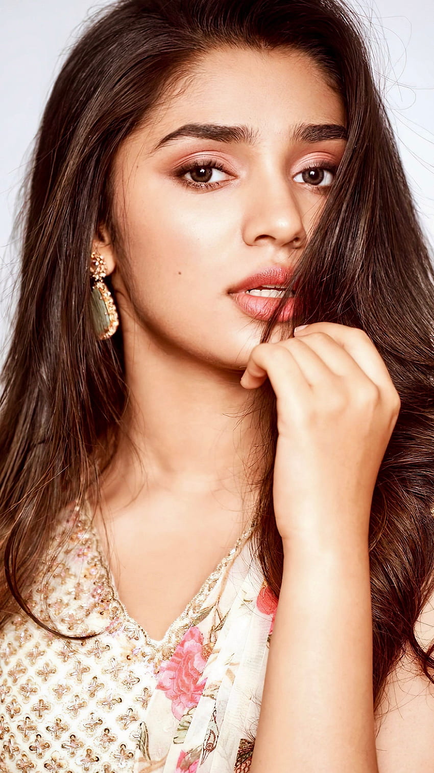 Krithi shetty นักแสดงหญิงชาวเตลูกู วอลล์เปเปอร์โทรศัพท์ HD