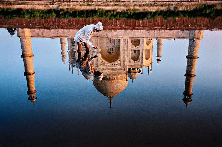 Steve McCurry - Man and Taj Reflection at 1stdibs HD wallpaper