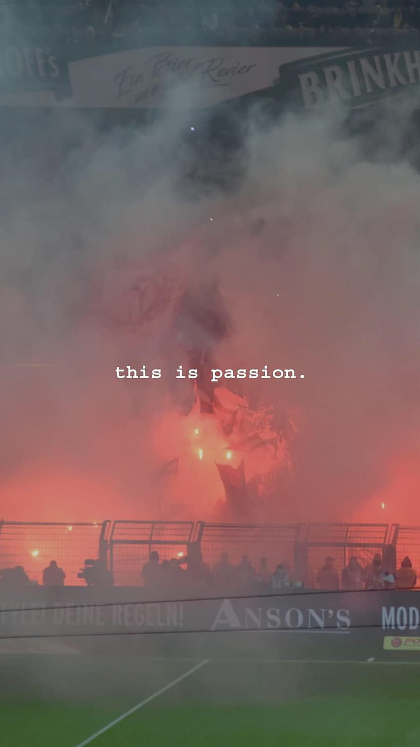 this is passion. Pemain bola wanita, Bambang pamungkas, Motivasi sepak bola, Aesthetic Soccer HD phone wallpaper
