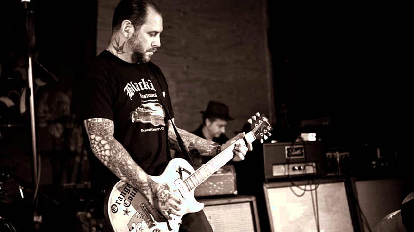 Social Distortion Fan Attacked At Show - Live. Direct. Exclusive HD wallpaper