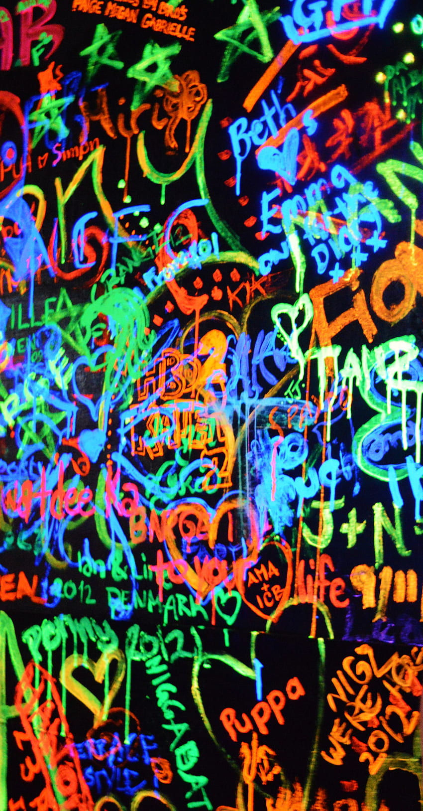 Graffiti a luce nera. Graffiti, iPhone Trippy, temi per iPhone, Graffiti Alien Sfondo del telefono HD