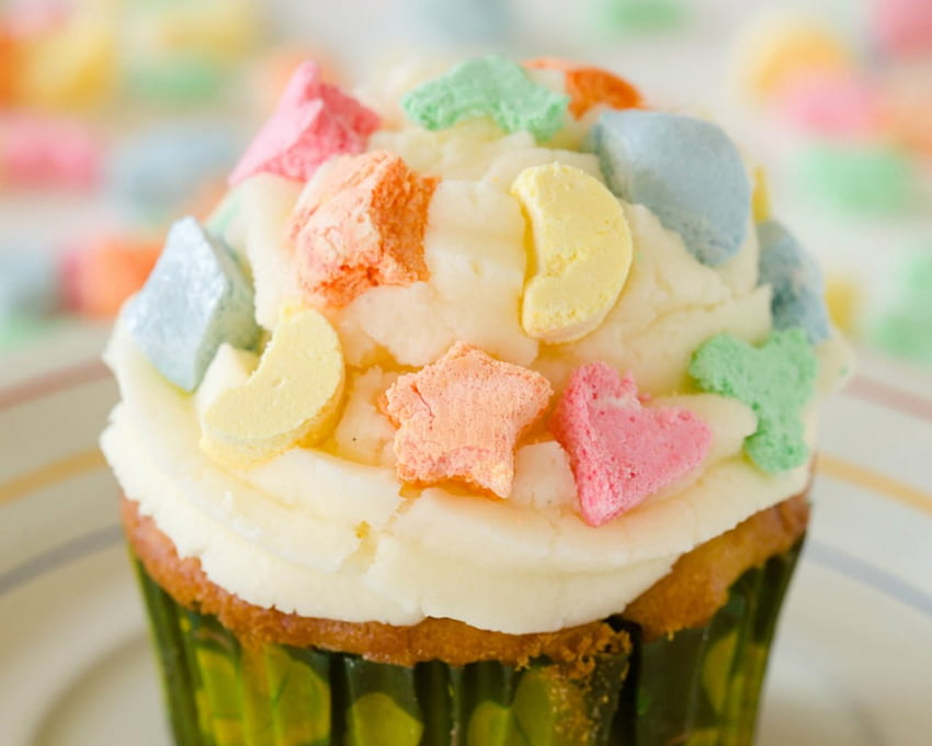 Lucky charm cupcakes, sweet, icing, food, cupcakes HD wallpaper