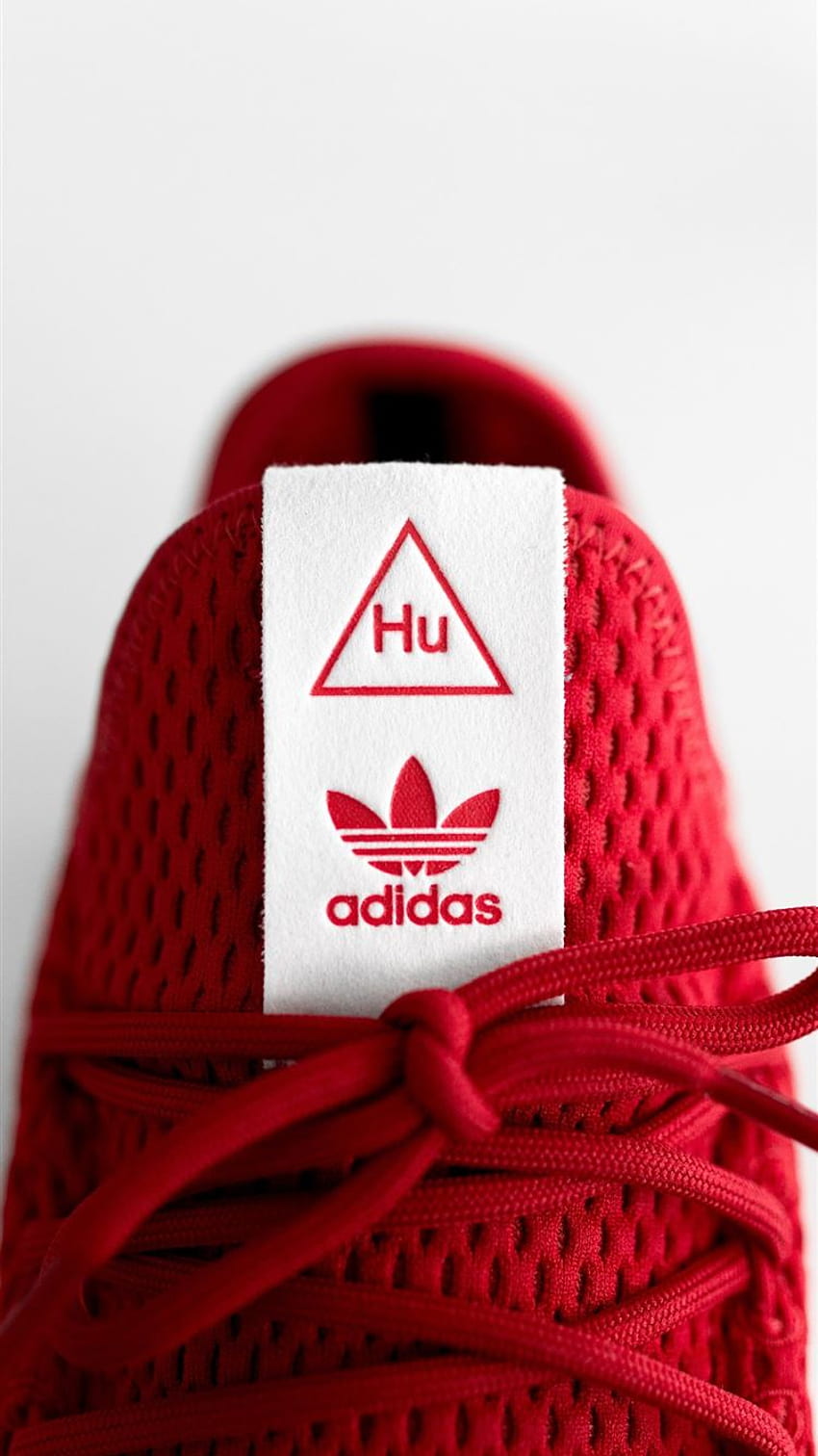 adidas scarpe rosse scarpe bianche scarpe da ginnastica macchina marrone. iPhone, logo Adidas rosso Sfondo del telefono HD