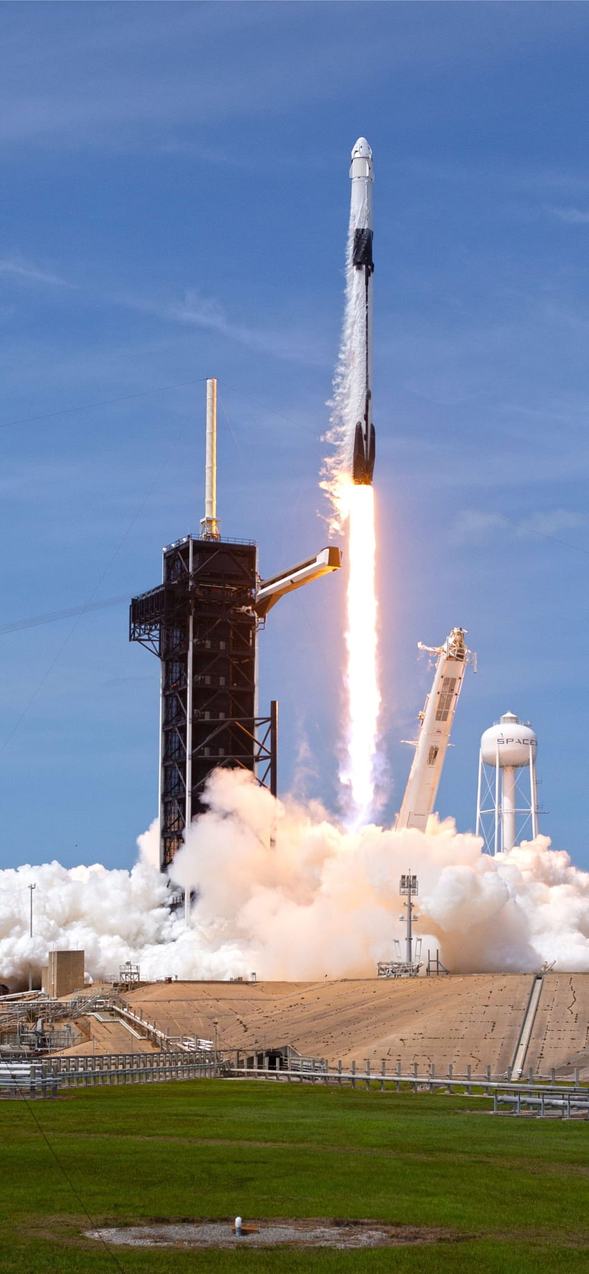 Falcon 9 rocket on the Demo 2 mission Spacex phone iPhone, Falcon Heavy Launch HD phone wallpaper