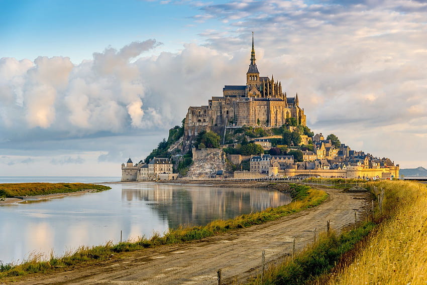 Mont Saint Michel Dan Latar Belakang, Kastil Prancis Wallpaper HD