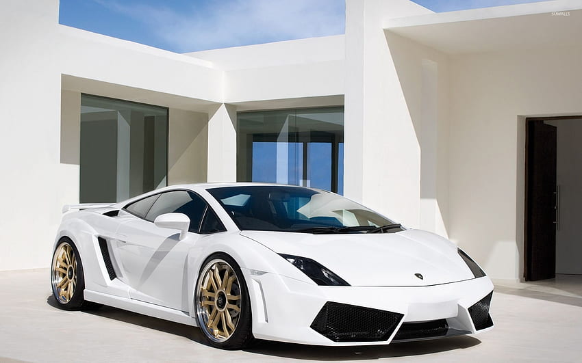 Weißer Lamborghini Gallardo vor einer Villa - Auto, Villa mit Autos HD-Hintergrundbild