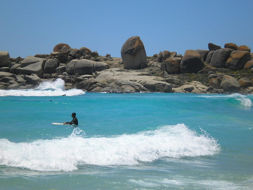 Llandudno Beach Cape Town RPA, morze, surfer, gorąco, natura, skały Tapeta HD