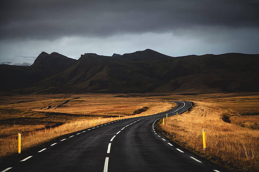 Otwarta droga na Islandii Urocza pusta droga iPhone 6, Travel Road Tapeta HD