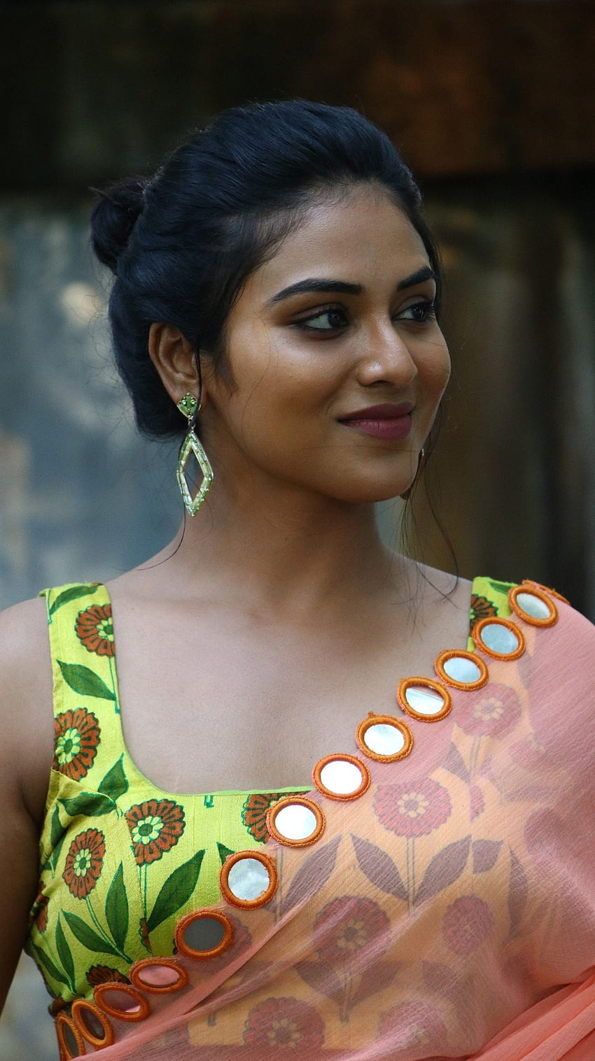 Induja Ravichandran, saree seductive, tamil actress HD phone wallpaper |  Pxfuel