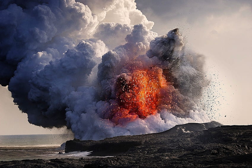 lava, Pacific Ocean, eruption, fire, beautiful, steam cloud, volcano, rocks, Volcanic Storm HD wallpaper