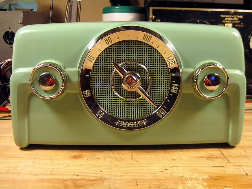 Части от ретро радио – ерата на средните тръби HD тапет