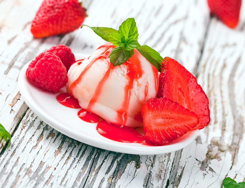 Strawberry Dessert, sweet, mint, strawberry, yummy, dessert, berries, ice cream HD wallpaper