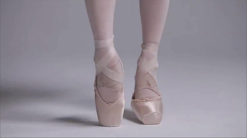 Watch Sunday Morning: Ballerina pointe shoes - Full show on CBS All ...