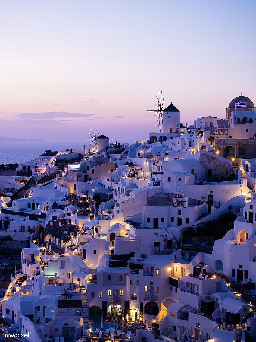 Nachtansicht von Oia traditionellen Höhlenhäusern in Santorini, Griechenland. . Griechenland , Reisen, Um die Welt HD-Handy-Hintergrundbild