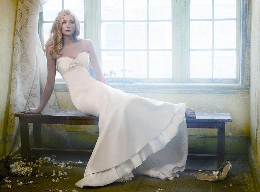 Elfenbeinkleid, Modell, Hochzeit, blond, Elfenbein, trägerlos, Kleid, Seide HD-Hintergrundbild