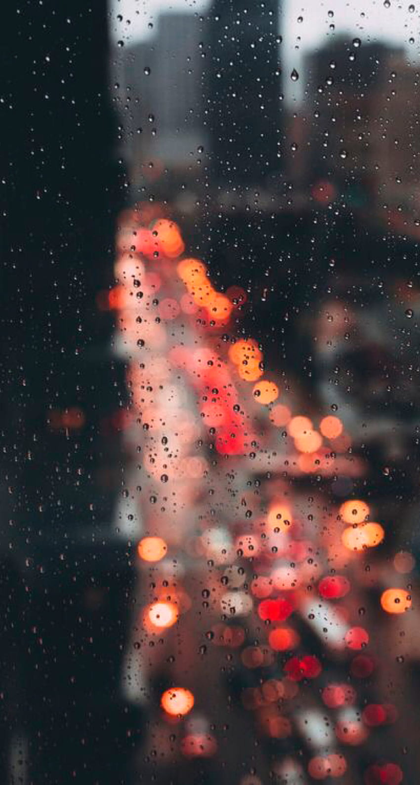 me gusta bastante la lluvia, recuerdo cuando me escribiste porque me viste bailando bajo la lluvia cuando estaba en mi abuel. grafía bokeh, estética, bokeh, lluvia y árboles fondo de pantalla del teléfono