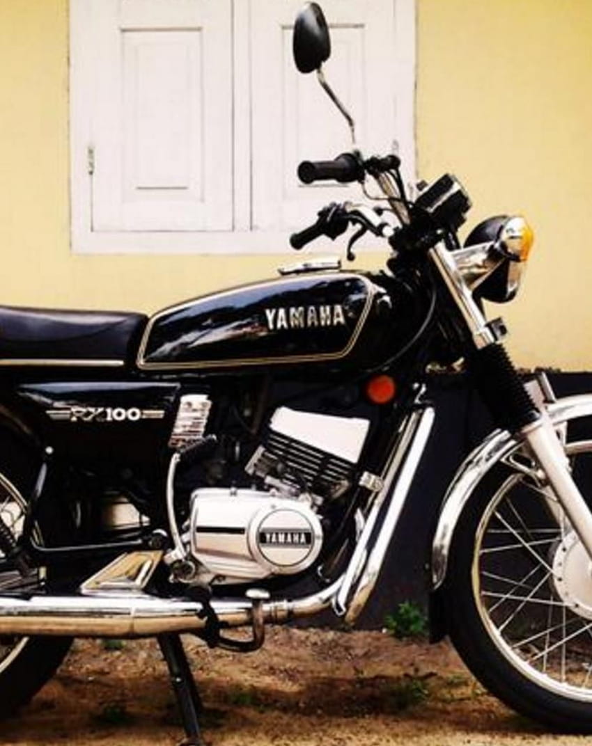 Read Yamaha Rx 100 Review And Check The Mileage, Shades - Black HD ...