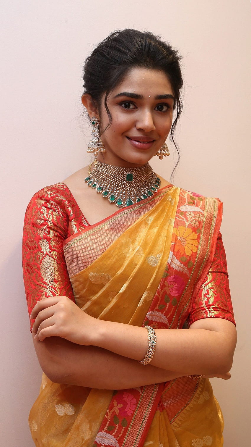 Krithi Shetty, telugu actress, saree lover HD phone wallpaper