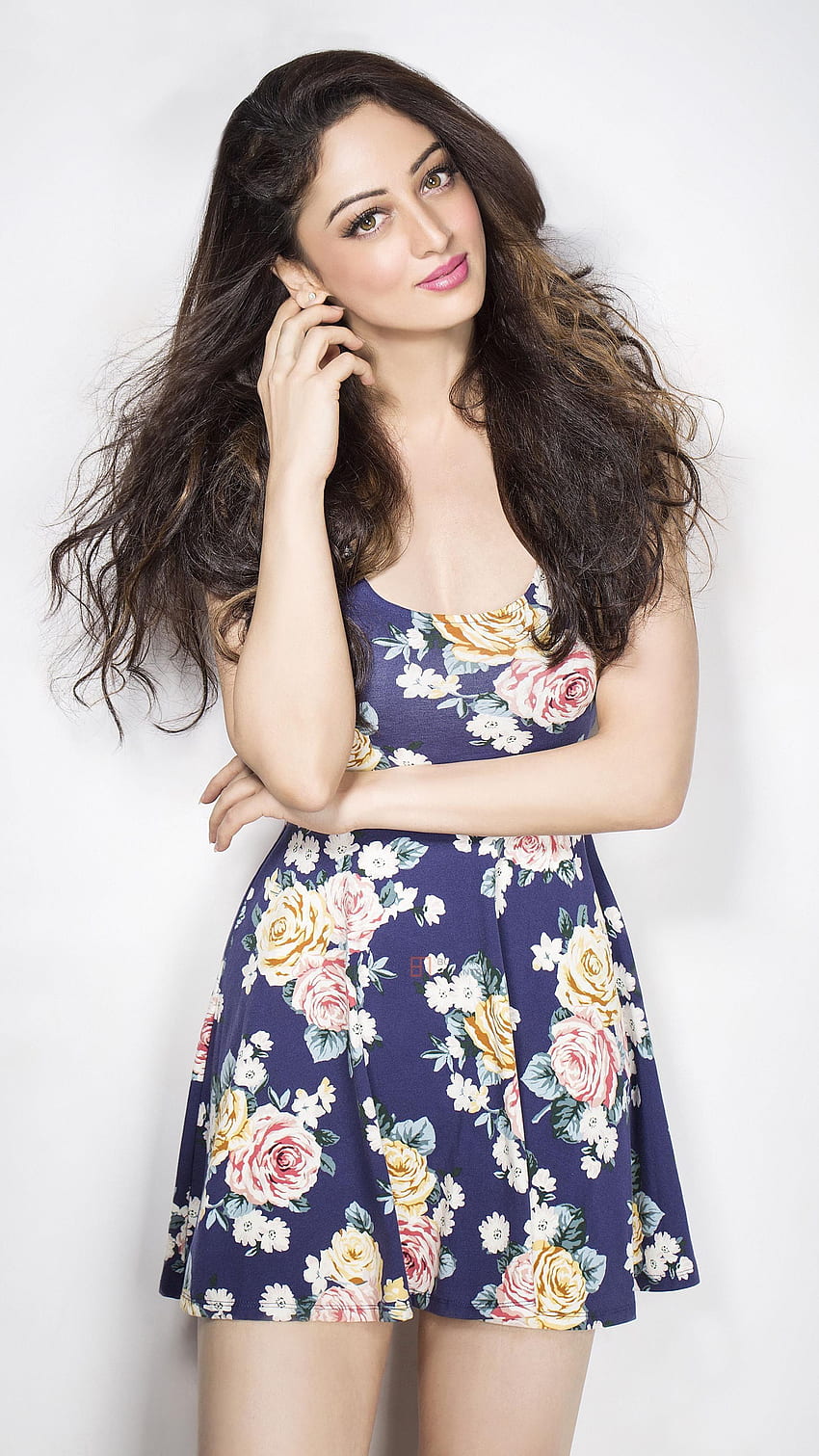 Sandeepa Dhar, actriz de Bollywood, modelo fondo de pantalla del teléfono