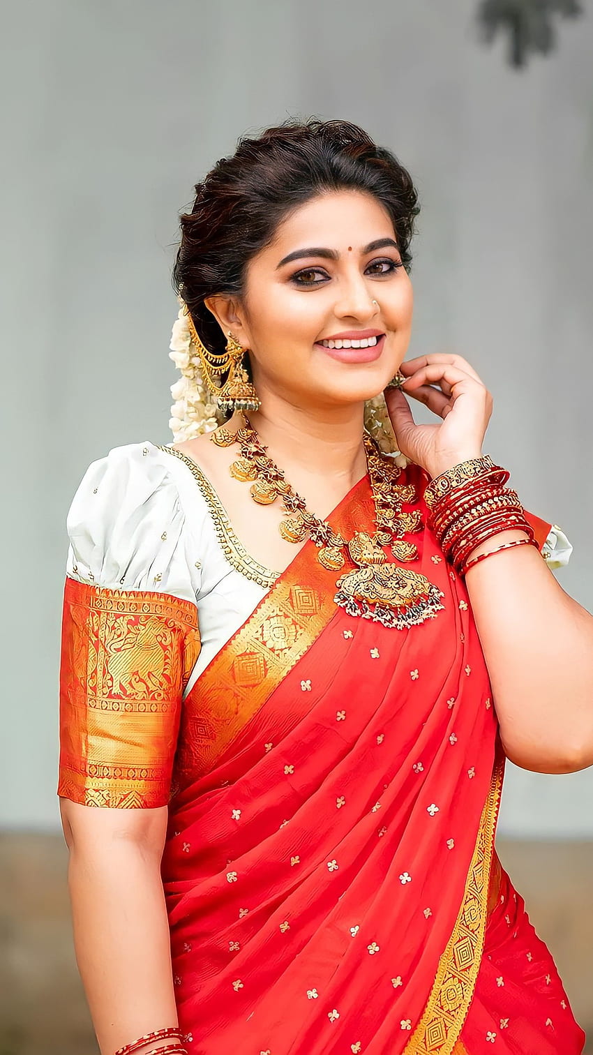 Sneha, actrice tamoule, beauté sari Fond d'écran de téléphone HD