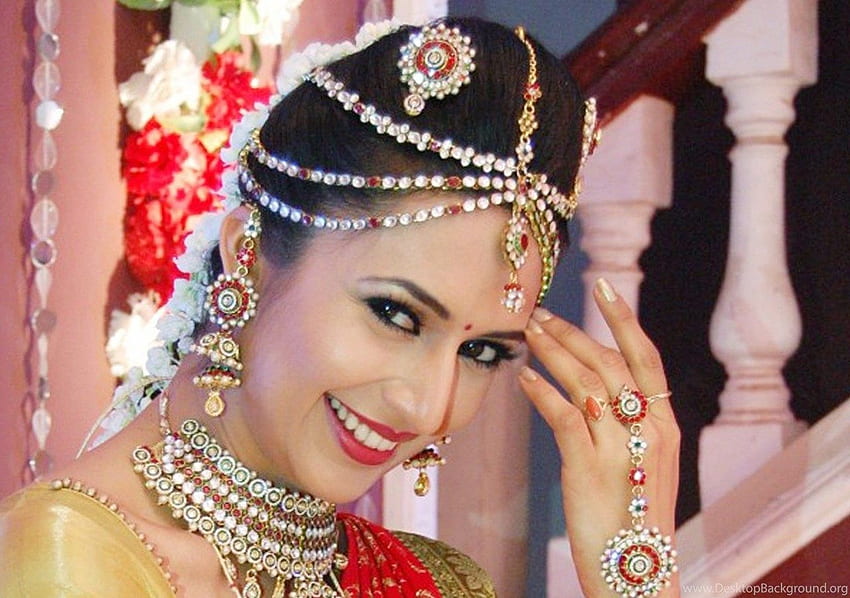 Beautiful Indian Bridal Happy Looks Background HD wallpaper