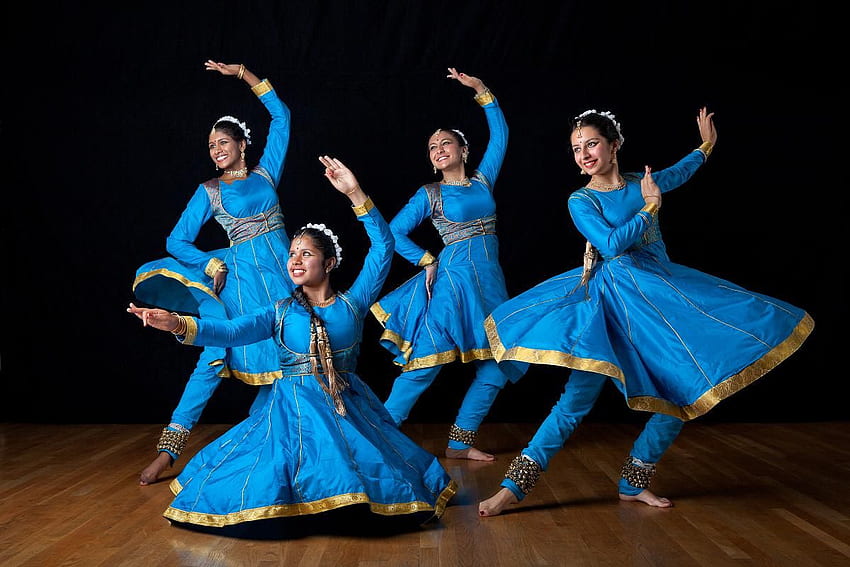 Thunderlines Dance Company - Arayidathupalam, Kozhikode, danza clásica india fondo de pantalla