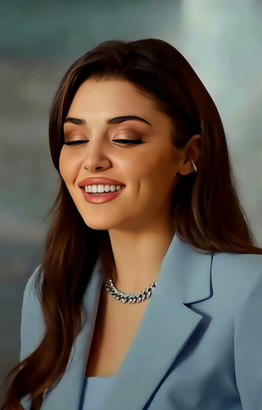 Hande ercel, lip, Turkish actress HD phone wallpaper