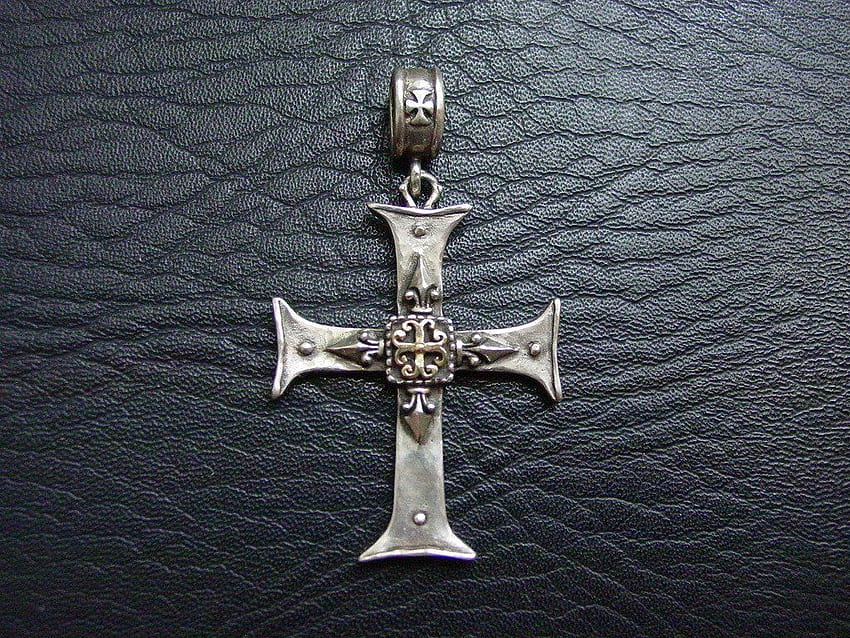 Cruz gótica de plata esterlina con cruz central de oro de 18 k – Roman Paul fondo de pantalla