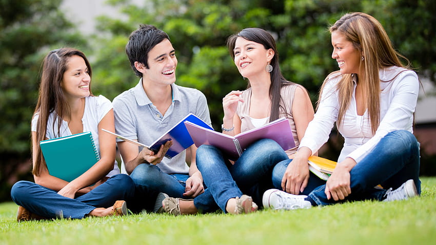 Students C347o4h Campus Happy College Students HD wallpaper