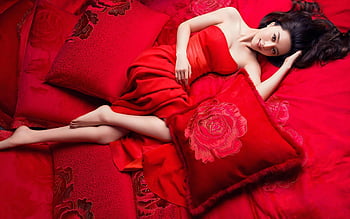 Red pillows HD wallpapers