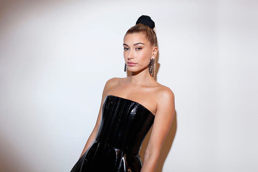 Black dress, gorgeous, model, Hailey Baldwin HD wallpaper