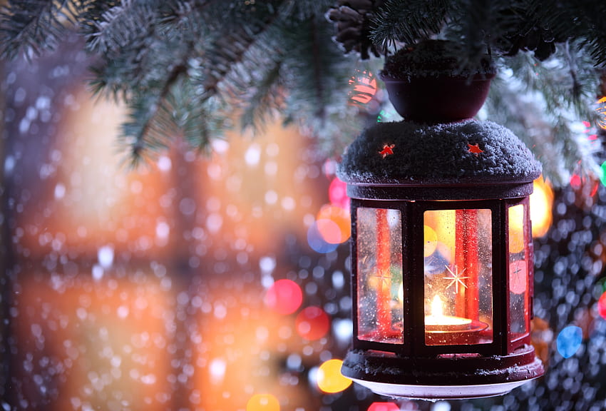 Święta, zima, śnieg, płatki śniegu, gałąź, choinka, świeca, latarka, świecznik Tapeta HD