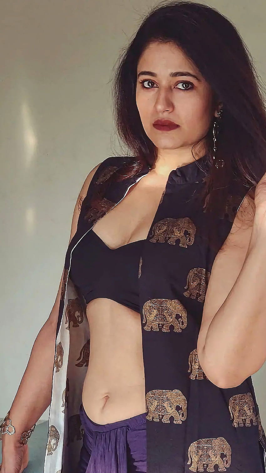 Anushka Shetty Ki Boobs - Poonam Bajwa Hot & Spicy Navel In Bikini Galleries HD phone wallpaper |  Pxfuel