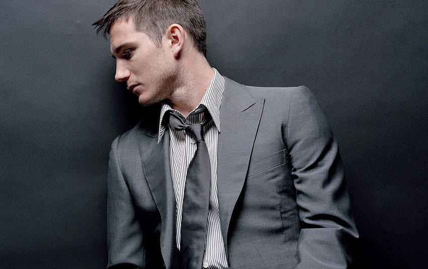 Mann im grauen Anzug. Mann im grauen Anzug, Business-Anzug HD-Hintergrundbild