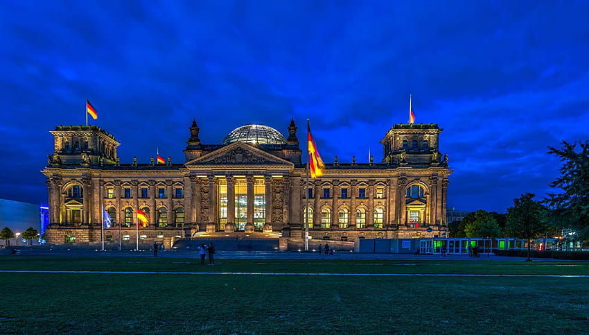 Berlin Allemagne Place de la ville Bundestag Reichstag Drapeau Fond d'écran HD