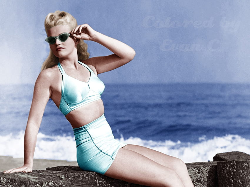 Girl at the beach, ca 1950. 빈티지 헤어스타일, 수영복, 수영복 HD 월페이퍼