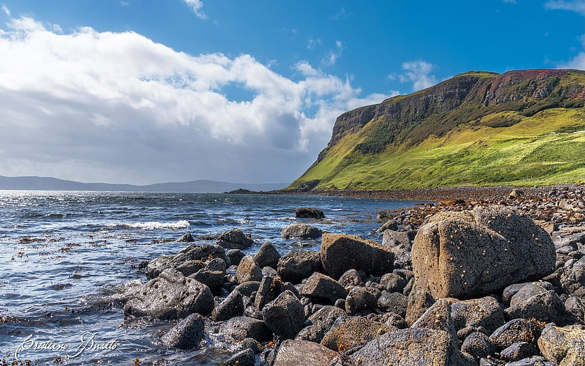 Costa de piedras de Escocia, Reino Unido, mar, Escocia, Reino Unido, costa, nubes, rocas, playa fondo de pantalla