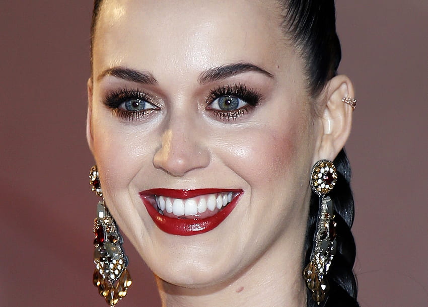 Katy Perry Beautiful Smiling Face, Katy Perry Quotes HD wallpaper