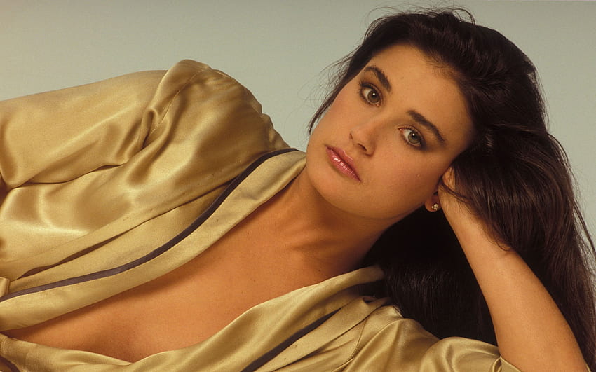 Demi Moore and Background HD wallpaper