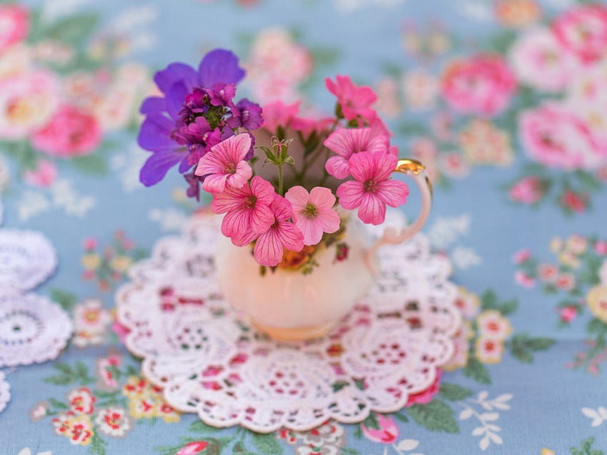 Vase with flowers, clothed, pink, flower, soft, vase, blurring HD wallpaper
