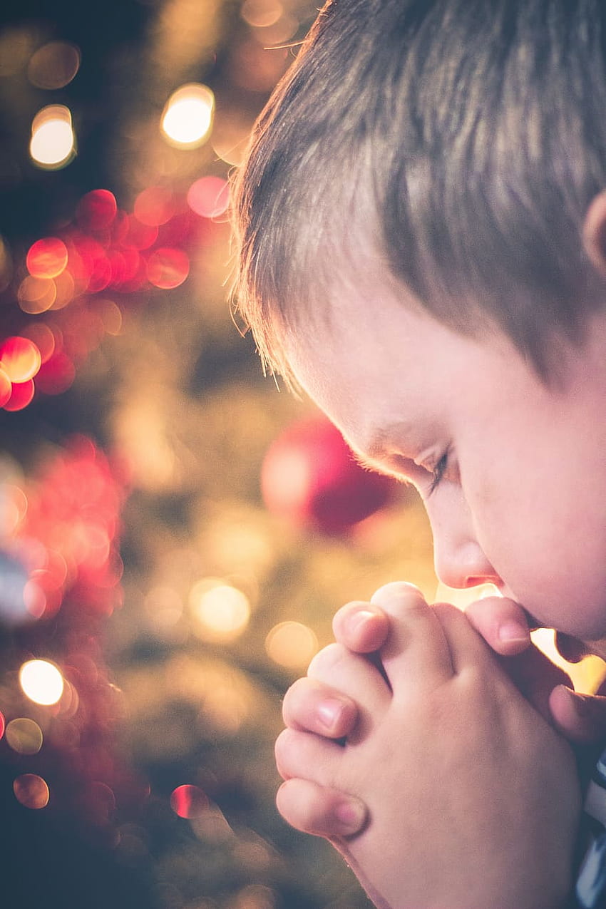 : Kinder, die in flacher Fokusgrafik beten, religiös, Hand HD-Handy-Hintergrundbild