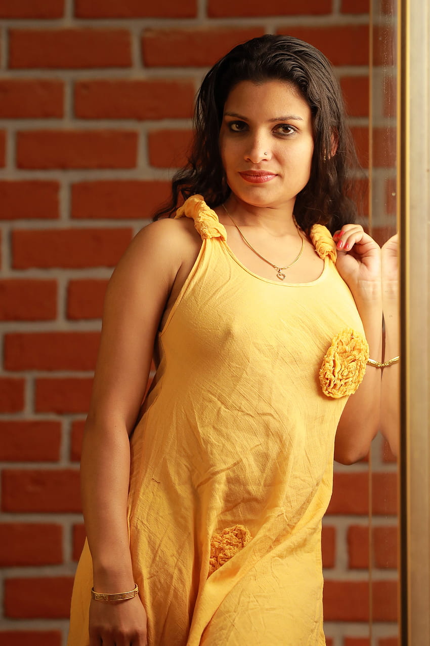 Reshmi Nair, arancione, grafica flash Sfondo del telefono HD