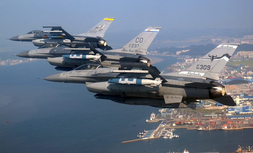 Drei weitere Falcons, Jet, Flugzeugträger, Flügel, Aufklärer, Jäger HD-Hintergrundbild