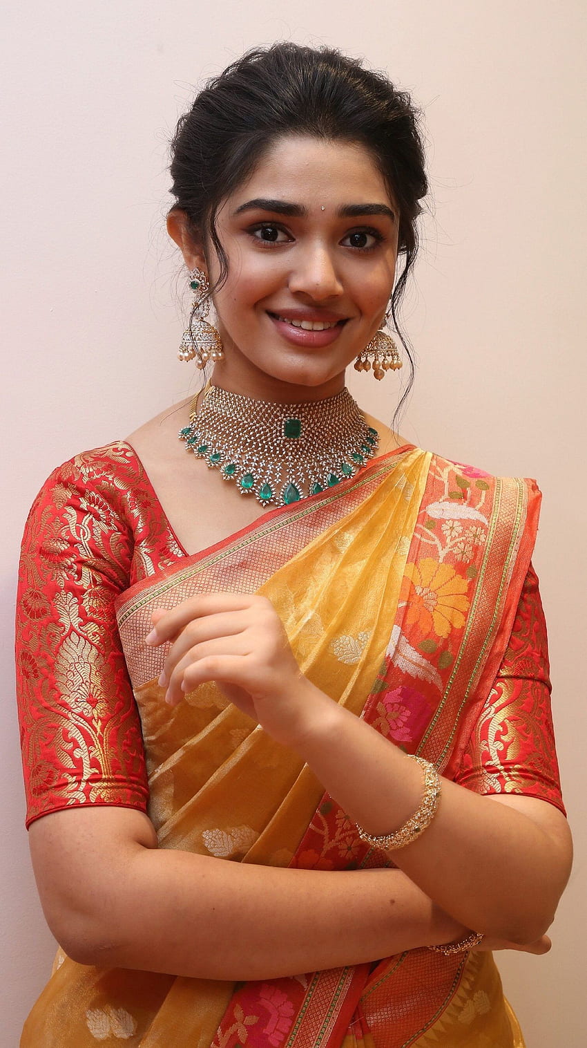 Krithi Shetty, telugu actress, saree beauty in HD phone wallpaper | Pxfuel