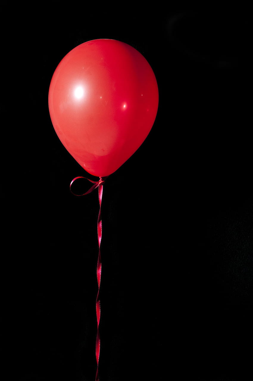 私は風船が好きです。 と赤い風船ですが、映画「The Red Balloon」は好きではありませんでした。 赤い風船、黒と赤、赤 HD電話の壁紙