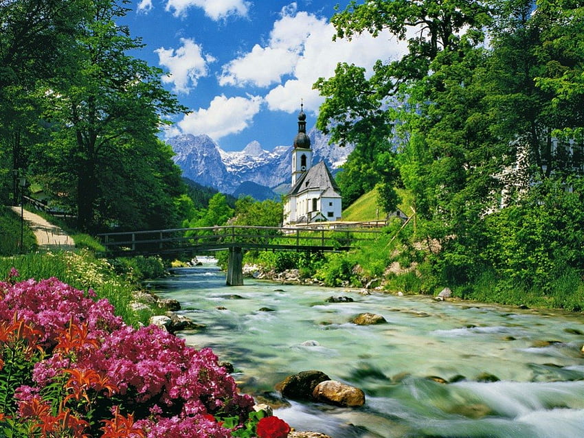 Bavarian Alps สีน้ำเงิน แม่น้ำ ลำธาร โบสถ์ คริสตจักร ดี หอคอย ต้นไม้ เขียวขจี ยุโรป สวย หญ้า บาวาเรีย หิน ภูเขา ฤดูร้อน น่ารัก สีเขียว เยอรมนี สะพาน เมฆ ธรรมชาติ ท้องฟ้า ดอกไม้ , เทือกเขาแอลป์ น่ารัก ลำธาร วอลล์เปเปอร์ HD