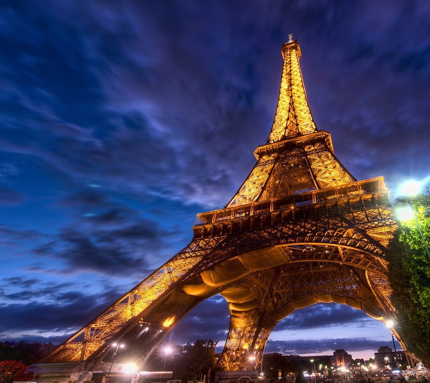 1080x960 Paris Eiffel Tower Screensaver For Your Mobile And Tablet