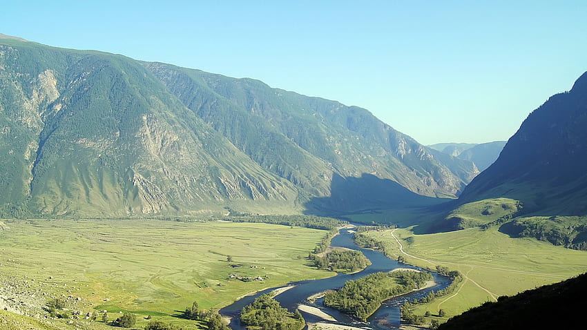 fantastyczna dolina rzeczna, rzeka, trawa, góry, dolina Tapeta HD