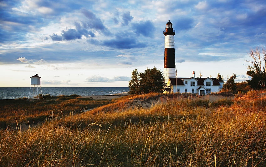 wonderful lighthouse on lake michigan, clouds, lighthouse, grass, lake HD wallpaper