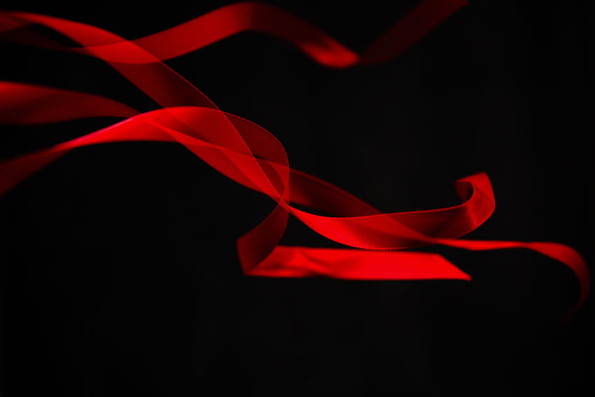 Панделка черен фон. Панделка, лилав фон на лентата и присъстваща лента, червена лента HD тапет
